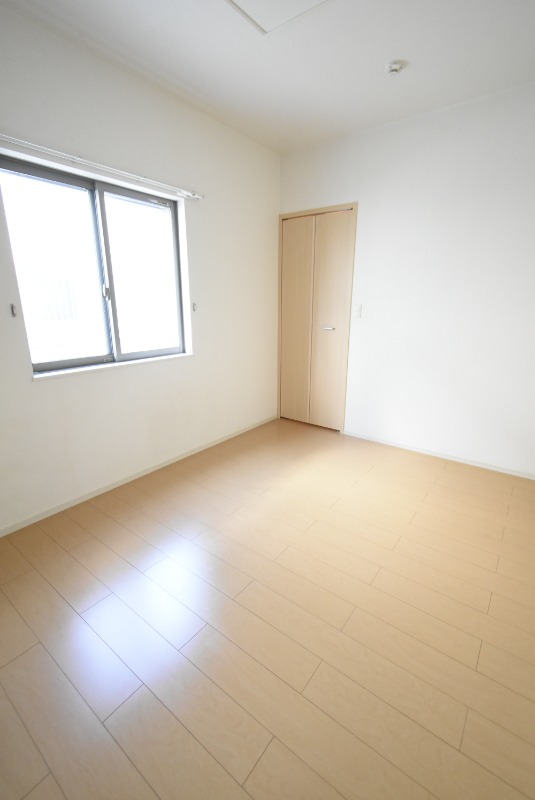 ��ʌ��k�����S�ɓޒ��h�U���ڂ̃A�p�[�g�̂��̑������E�X�y�[�X