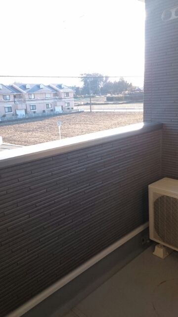 ��ʌ��k�����S�ɓޒ��h�U���ڂ̃A�p�[�g�̃o���R�j�[