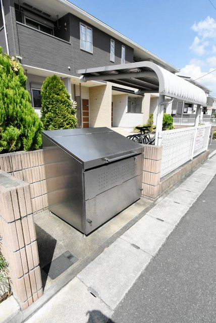 ��ʌ��k�����S�ɓޒ��h�U���ڂ̃A�p�[�g�̂��̑�