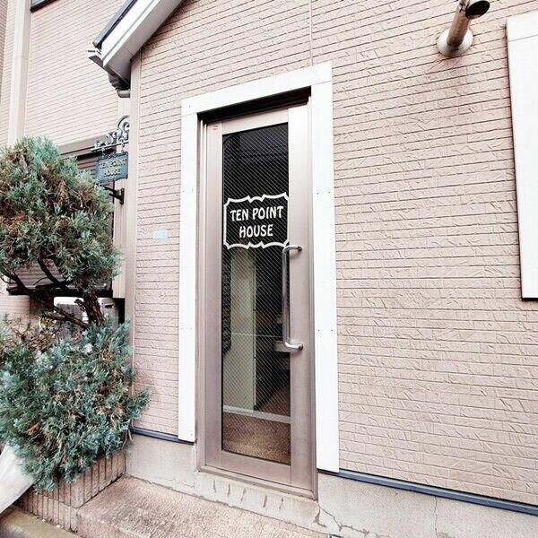 ��ʌ�����s�{���R���ڂ̃A�p�[�g�̃G���g�����X