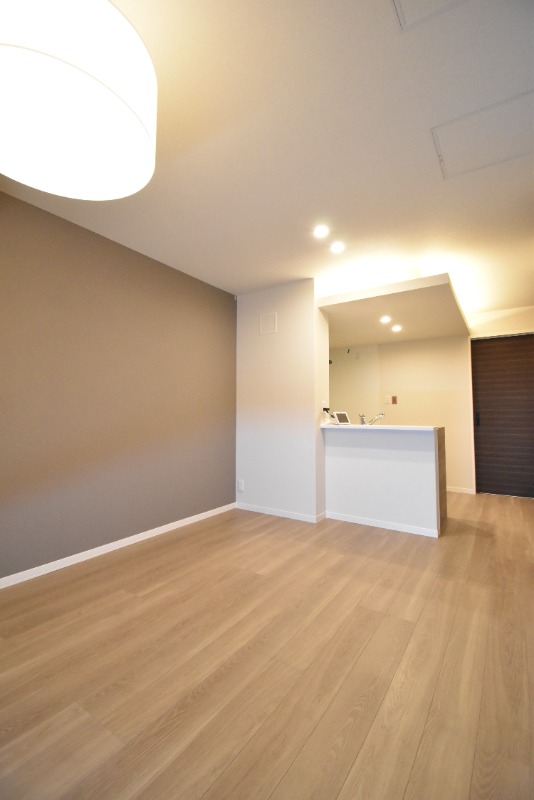 ��ʌ��������܎s�Y�a��j���J�R���ڂ̃}���V�����̋��ԁE���r���O