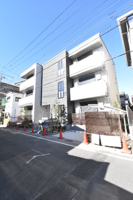 ��ʌ��������܎s�Y�a��j���J�R����74-8�̃}���V�����̌����O��