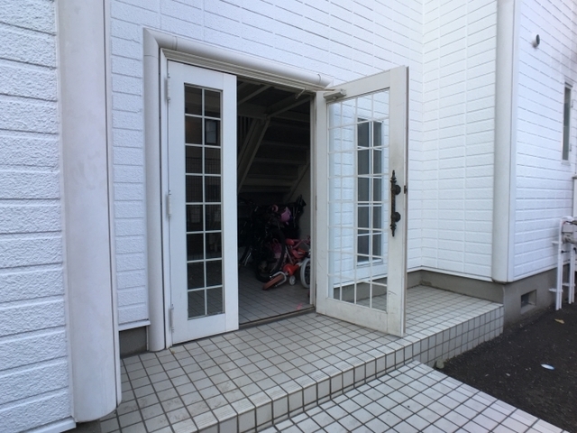 ��ʌ��������܎s�k����i���R���ڂ̃A�p�[�g�̃G���g�����X