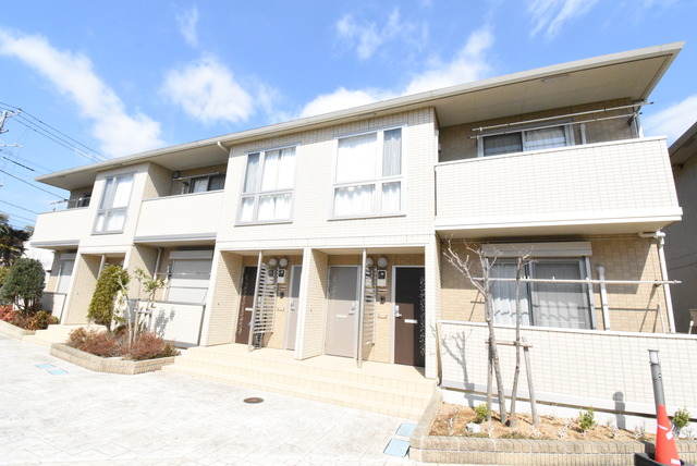 ��ʌ��������܎s�����攪���q�R����27-8�̃A�p�[�g�̌����O��