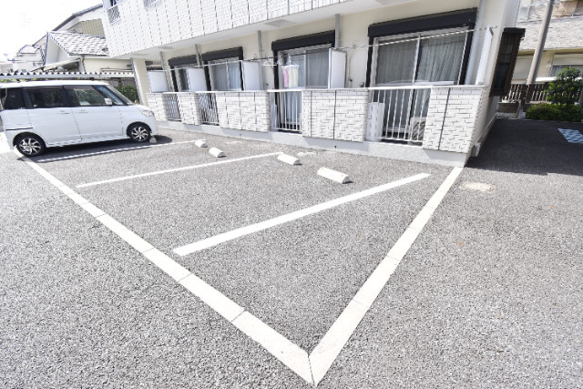 ��ʌ��������܎s��掭��܂U���ڂ̃}���V�����̒��ԏ�