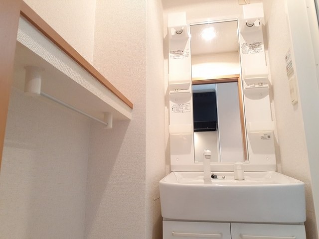 ��ʌ��t�����s�����ڂ̃A�p�[�g�̐��ʏ�