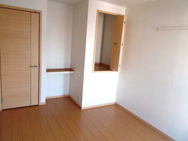 ��ʌ�����s�厚�̉Ƃ̃A�p�[�g�̂��̑������E�X�y�[�X