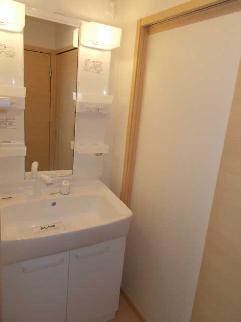 ��ʌ�����s�厚�̉Ƃ̃A�p�[�g�̐��ʏ�