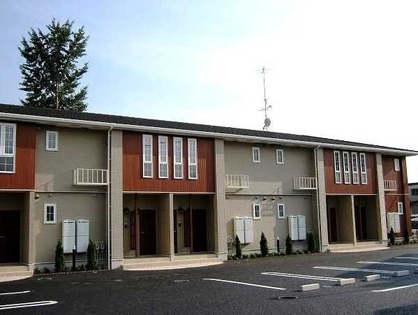 ��ʌ�����s�厚�̉Ƃ̃A�p�[�g�̒��ԏ�