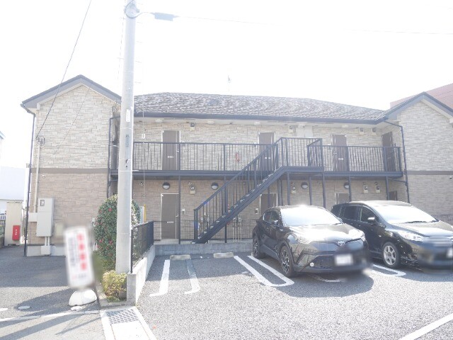 ��ʌ�����s�厚���s�̃A�p�[�g�̒��ԏ�