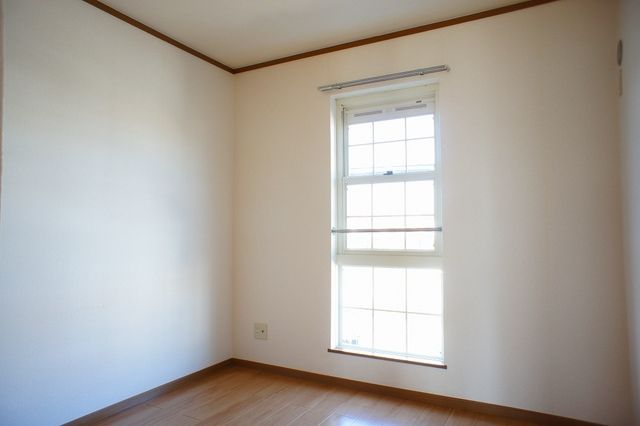 ��ʌ������s�V�h�R���ڂ̃A�p�[�g�̎��[