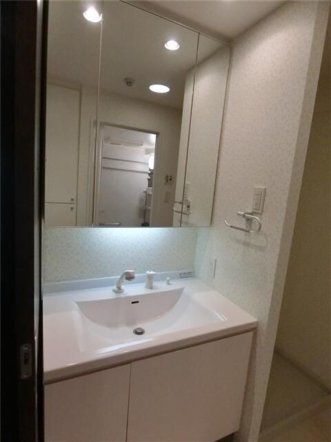 ��ʌ�����s�˒˂S���ڂ̃}���V�����̐��ʏ�