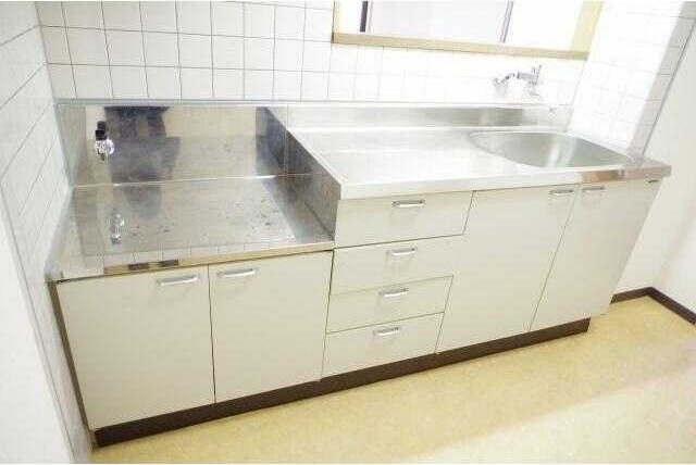 ��ʌ�����s�˒˂R���ڂ̃}���V�����̂��̑��ݔ�