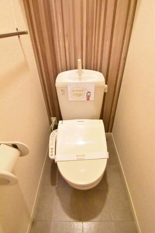 ��ʌ��������܎s�Y�a��̉ƂS���ڂ̃A�p�[�g�̃g�C��