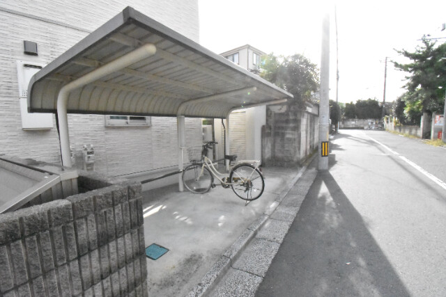 ��ʌ��������܎s�Y�a��̉ƂS���ڂ̃A�p�[�g�̂��̑�