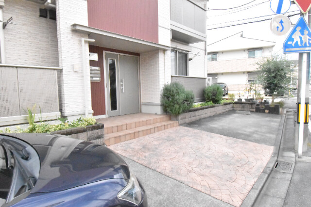 ��ʌ��������܎s�Y�a��̉ƂS���ڂ̃A�p�[�g�̂��̑�