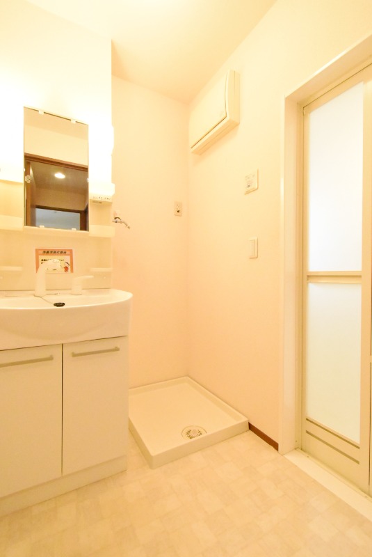 ��ʌ������s�ٓV�P���ڂ̃A�p�[�g�̐��ʏ�