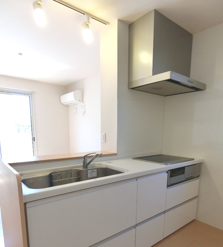 ��ʌ������s�������̃A�p�[�g�̃o�X