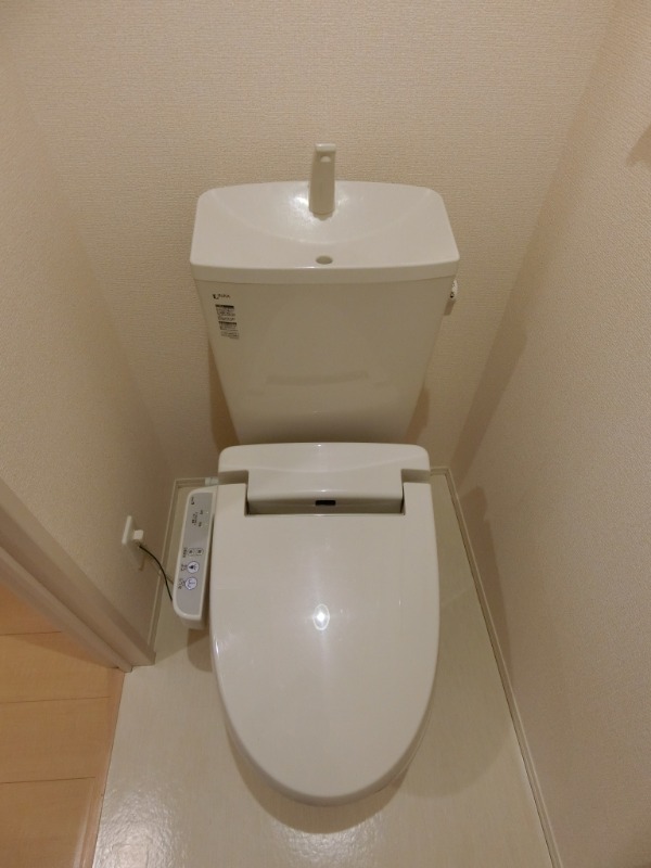 ��ʌ������s�������̃A�p�[�g�̃g�C��