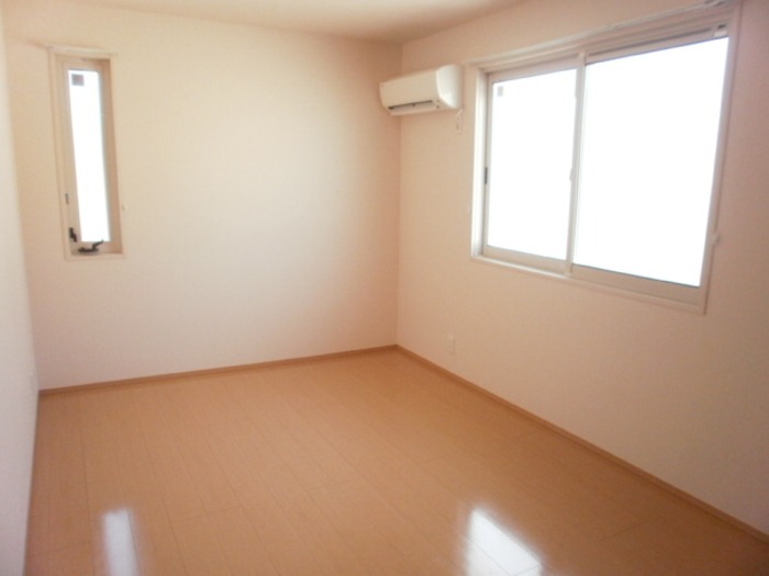 ��ʌ������s�������̃A�p�[�g�̂��̑������E�X�y�[�X