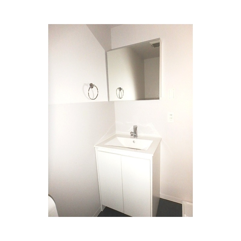 ��ʌ��������܎s�k����i���Q���ڂ̃A�p�[�g�̐��ʏ�