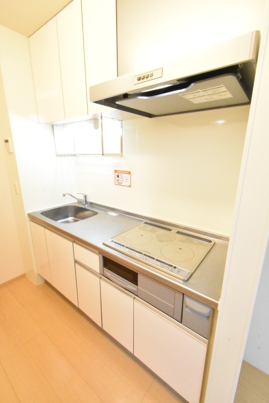 ��ʌ������s�����T���ڂ̃A�p�[�g�̃L�b�`��