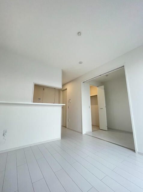 ��ʌ�����s�΋u�P���ڂ̃A�p�[�g�̋��ԁE���r���O