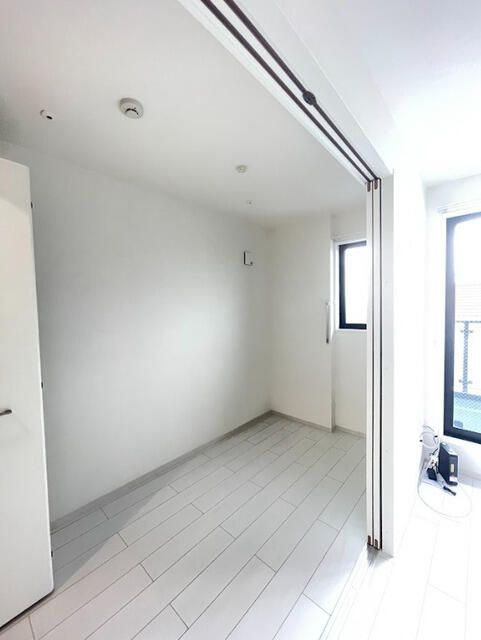 ��ʌ�����s�΋u�P���ڂ̃A�p�[�g�̂��̑������E�X�y�[�X