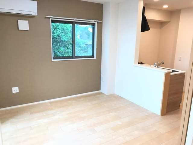 ��ʌ��@�c�s�������̃A�p�[�g�̋����E���r���O