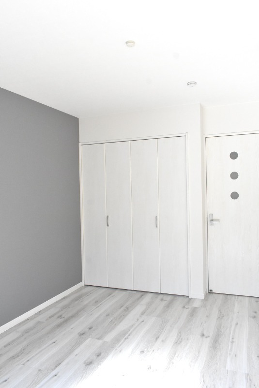 ��ʌ��������܎s�΋�厚�ԋ{�̃A�p�[�g�̋��ԁE���r���O