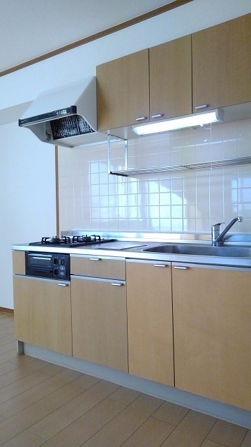 ��ʌ��@�c�s�厚�쓇�̃A�p�[�g�̃L�b�`��