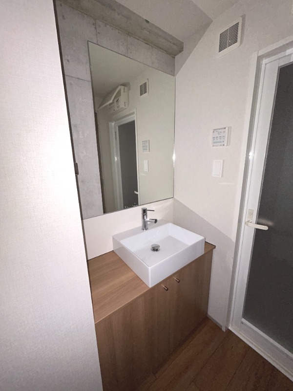 ��ʌ��������܎s��{�扺���Q���ڂ̃}���V�����̐��ʏ�