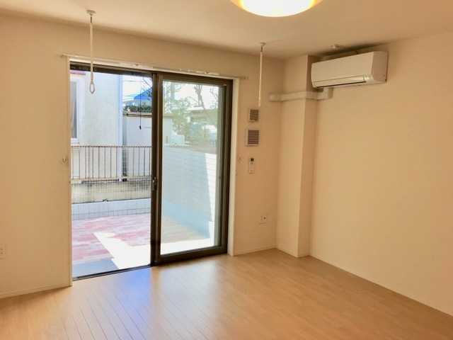 ��ʌ��������܎s�Y�a���ՂU���ڂ̃}���V�����̋��ԁE���r���O