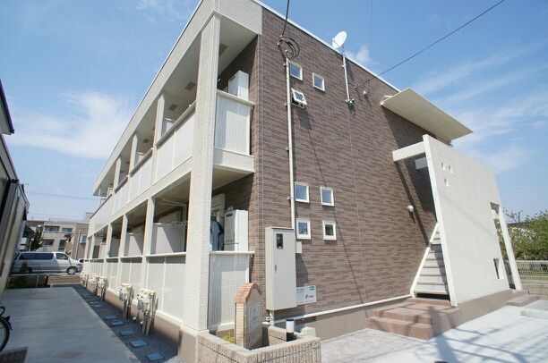 ��ʌ�����s�V�䒬�̃A�p�[�g�̌����O��