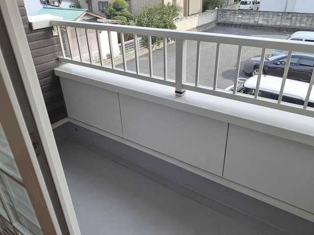 ��ʌ������s�����̃A�p�[�g�̃o���R�j�[