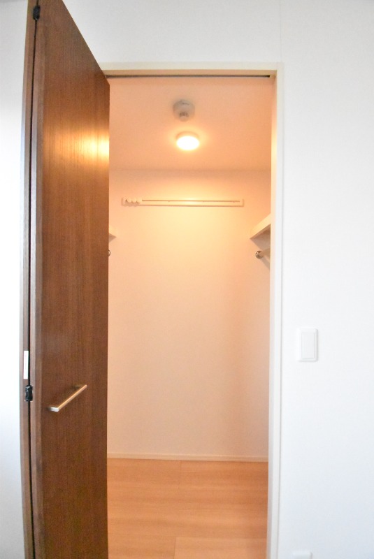 ��ʌ��z�J�s���C�N�^�E���U���ڂ̃A�p�[�g�̎��[