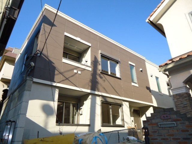 ��ʌ��������܎s��{��V�����P����520-1�̃A�p�[�g�̌����O��