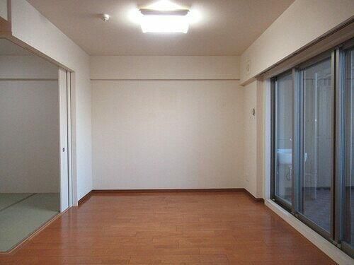 ��ʌ��z�J�s���C�N�^�E���W���ڂ̃}���V�����̋��ԁE���r���O