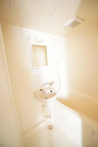 ��ʌ������s�V�����T���ڂ̃A�p�[�g�̐��ʏ�