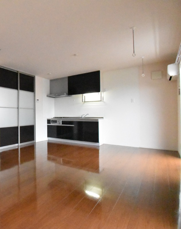 ��ʌ��������܎s�k��{�����Q���ڂ̃A�p�[�g�̋��ԁE���r���O