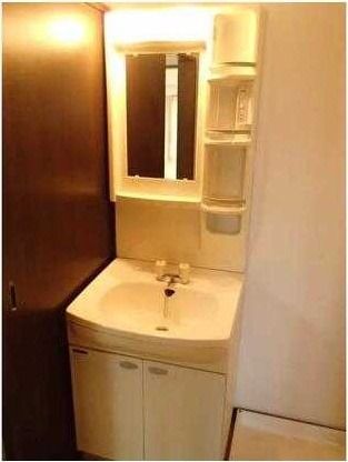 ��ʌ��������܎s�΋擌���R���ڂ̃}���V�����̐��ʏ�