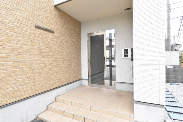 ��ʌ��������܎s�k����i���R���ڂ̃A�p�[�g�̃G���g�����X