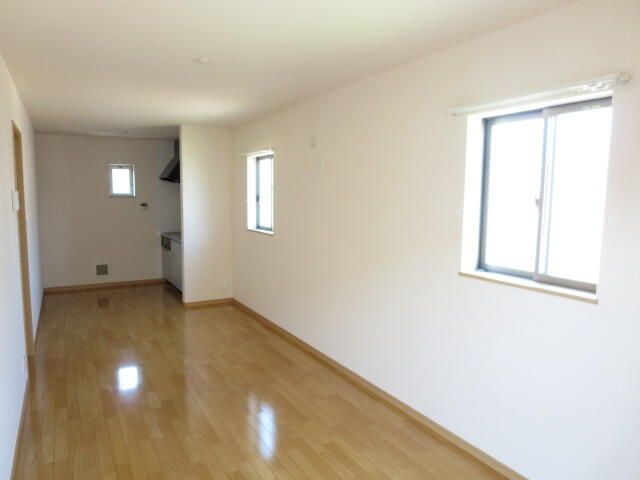 ��ʌ��������܎s������x�蒬�̃A�p�[�g�̋����E���r���O