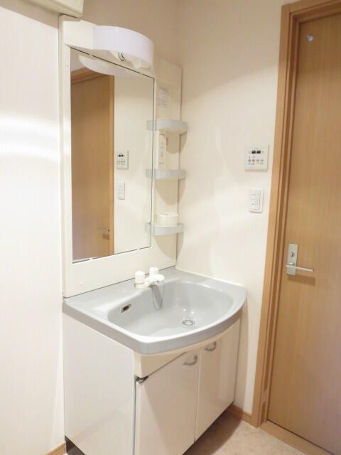 ��ʌ��������܎s������x�蒬�̃A�p�[�g�̐��ʏ�