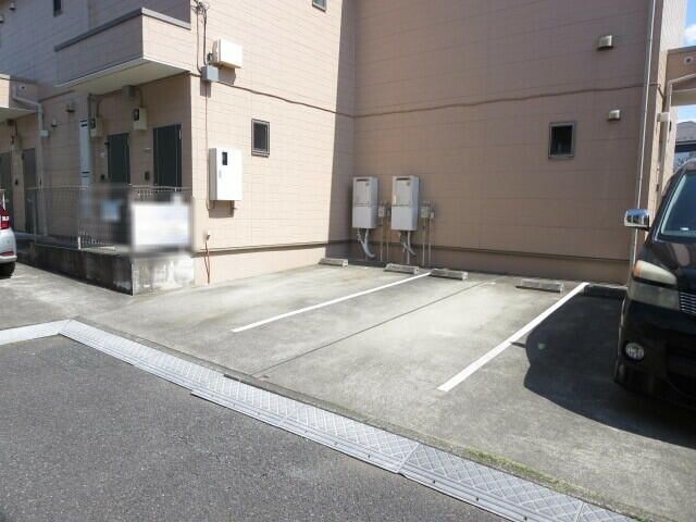 ��ʌ��������܎s������x�蒬�̃A�p�[�g�̒��ԏ�