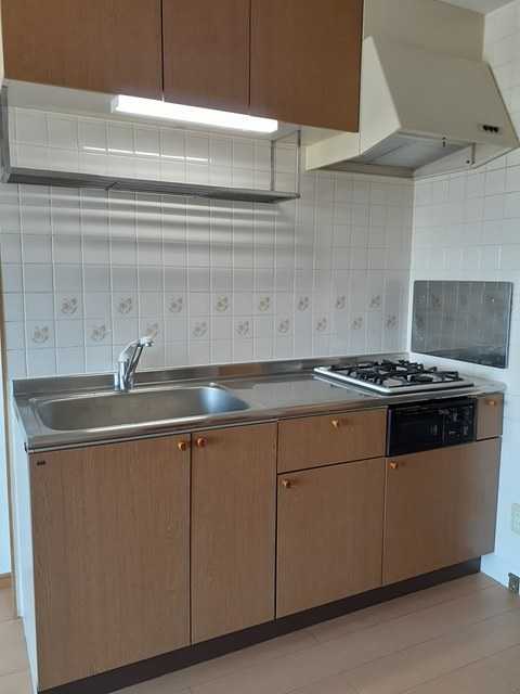 ��ʌ��������܎s�΋擌�Y�a�X���ڂ̃}���V�����̃L�b�`��