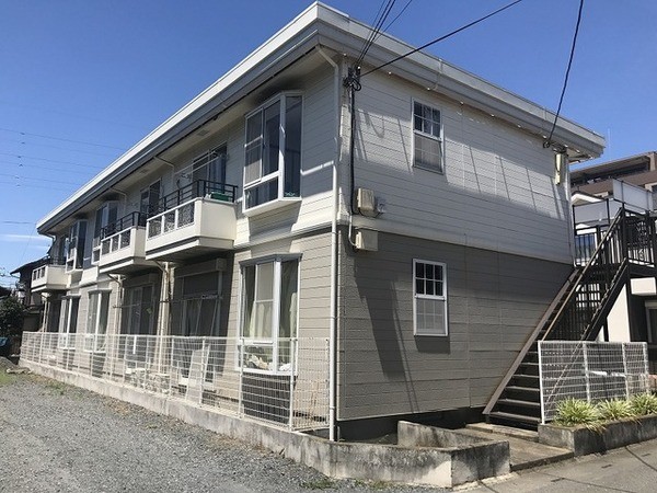 ��ʌ�����s�΋u�Q���ڂ̃A�p�[�g�̃G���g�����X