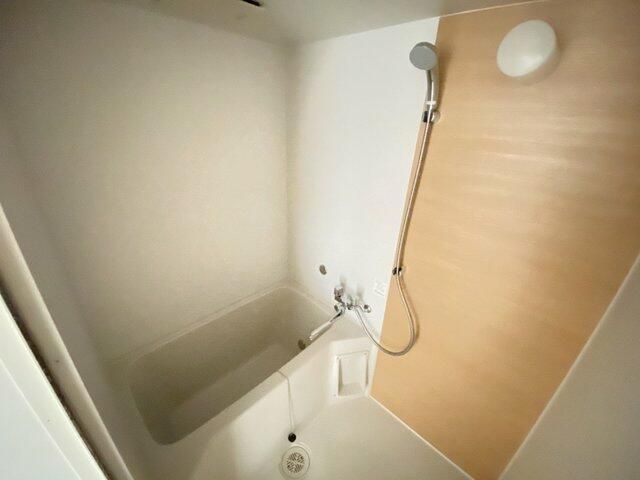 ��ʌ��������܎s�Y�a��{���P���ڂ̃A�p�[�g�̃o�X