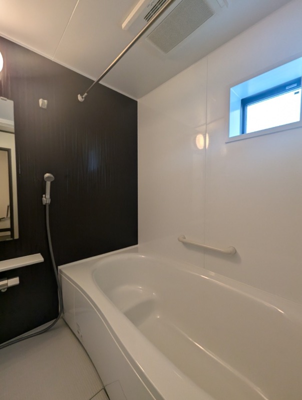 ��ʌ��@�c�s���m�؂S���ڂ̃e���X�n�E�X�̃o�X