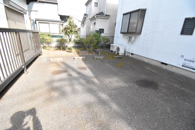 ��ʌ��������܎s������厚�쒆�ۂ̃A�p�[�g�̒��ԏ�